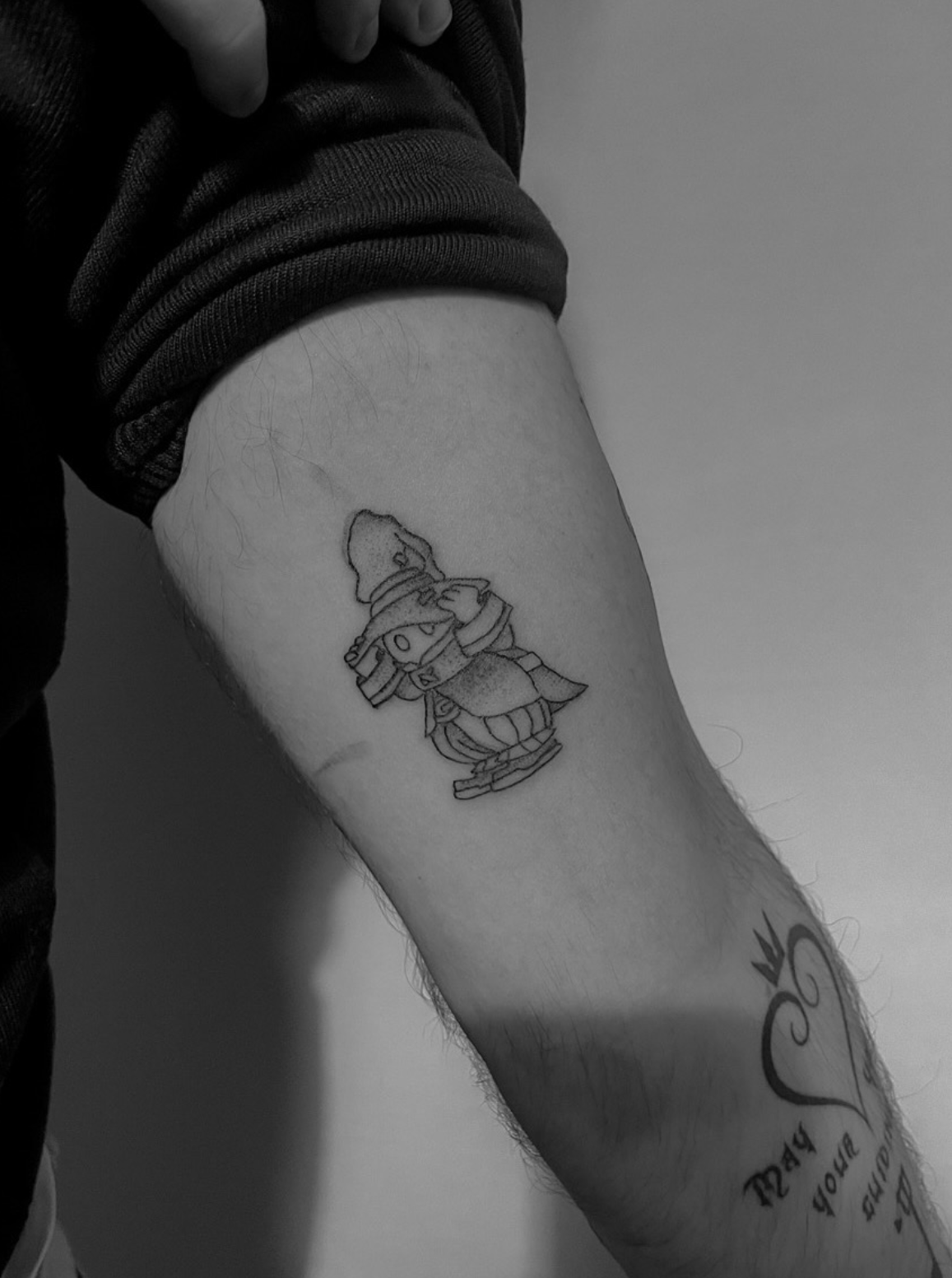 Tatuaje fineline figura